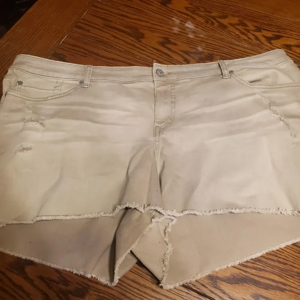 Torrid tan jean cutoff shorts sz 26